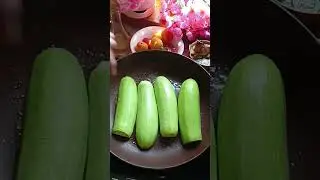 Молоденькие кабачки с необычным соусом