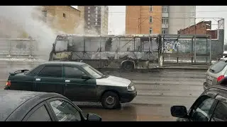 В России полный людей автобус загорелся на ходу