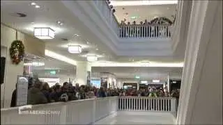 Chor-Flashmob der Berliner Stadtmission im Kaufhaus