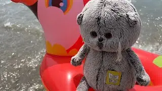 🌊БАСИКИ НА МОРЕ/💦БАСИК БОИТСЯ ПЛАВАТЬ #basik #басик #басики