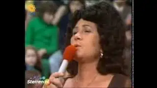 De zangeres zonder naam & Johnny Hoes - De pompbediende