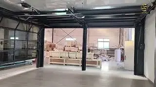 Automatic opening and closing garage door