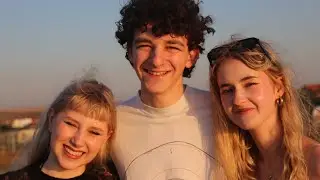 Young people chat about life in Romania