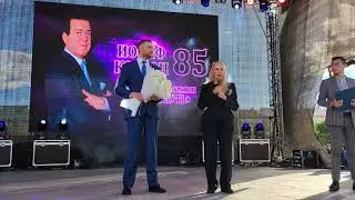 Осипов и Кобзон на сцене в Чите
