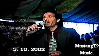 Ata qızının toyunda oxuyur