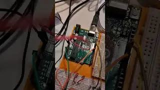 Potentiometer controlled LEDs with the direction of rotation of micro Servo-motor.