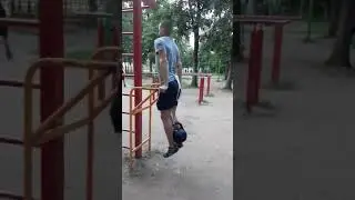 РАБОТА НА БРУСЬЯХ 16КГ🫡 #спорт #турник #брусья #тренеровка #гиря #зож