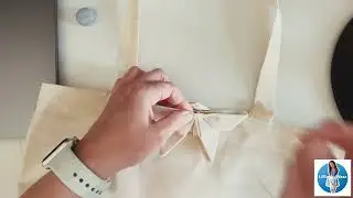 Hand sewing the origami applique to tote bag - pili pala - lilrockywear Free Sew Along