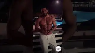 Can Yaman ve kasları böyle poz verdi 😅