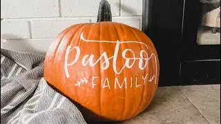 How to hand letter on pumpkins 