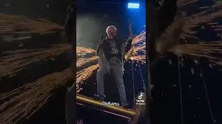 Киркоров чуть не сгорел на концерте 