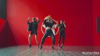 Зажигательный танец от трио команды EXRA GIRLS