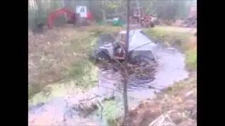 Вьезд вездехода в канаву