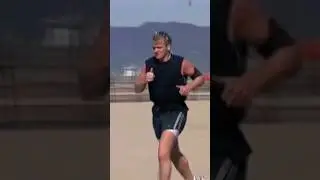 Gordon Ramsay Keeping Fit In Venice Beach 💪