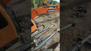 Замена стрелы экскаватора