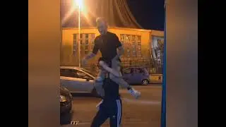 On a tall girls shoulders 😲| 