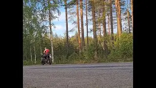 Yamaha R6 SC Project exhaust - short flyby (Loud!)