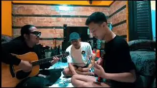 KOMANG - RAIM LAODE AKUSTIK & BASS COVER BY TRIO BADEG
