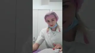мужик, который не хочет показывать девушке укус от клеща