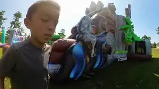 360° Video | Knights and Dragons Bounce House Parties| Move the Camera 360°