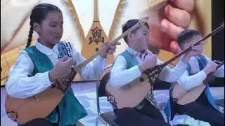 "Томирис" домбырашылар ансамблі.Жетекшілері Ажгалиева Саида Гайнуллиевна