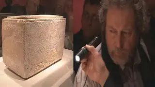 Dr. James Tabor and Hershel Shanks viewing the James Ossuary