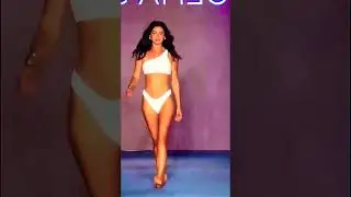 Красивая Босоногая МОДЕЛЬ в Белом БИКИНИ | Подпишись! #shorts #девушка #модель