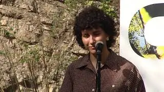 Mireia Casanyes recita al Parc del Garraf