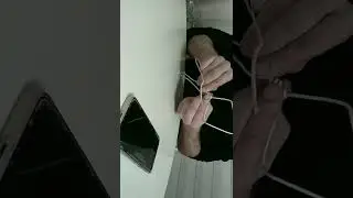 Подставка для телефона за 0,05 $ из 1 метра провода.