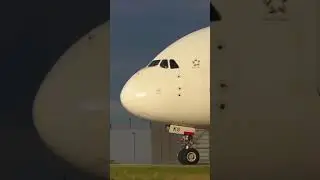Singapore Airlines Airbus A380 Takeoff at Melbourne Airport
