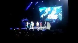 Use Somebody - One Direction in Toronto May 31, 2012