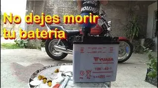 Mantenimiento a batería de moto // Rellenando Electrolitos