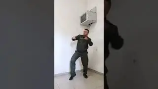 Талибы (Запрещено Рф) захватывают школу, тем временем охранник…