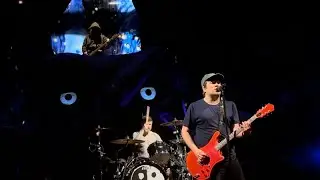 Fall Out Boy LIVE - Song 2 Blur Cover (11.02.23) London Night 1