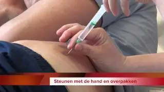 Toedienen van een intramusculaire inspuiting