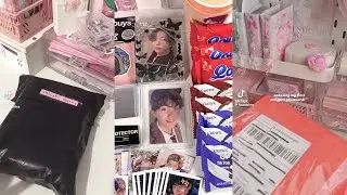 Unboxing kpop photo cards!