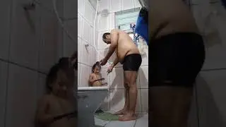 pai e filho banho junto natan Gabriel