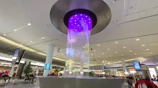 LaGuardia Airport Terminal B. Water Feature Holiday Season Show (12/07/2022)