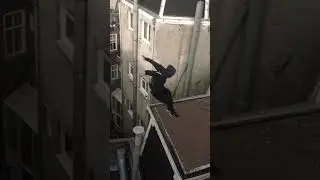 BIG SCARY Roof Jump 🥷