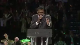 Victor Jackson preaching at NAYC 2017