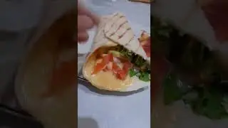 Как вам моей мамы шаурма?