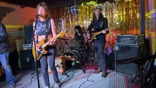 Emotional Men by Hannah Fairlight - Live at Dee's Lounge