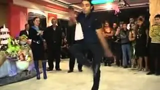 Слегка ненормальный цыганский танец!