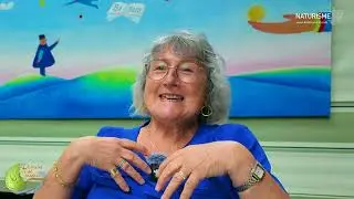 Une naturiste senior en vacances à Chaudeau