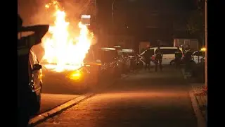 Auto in vuur en vlam in Assen