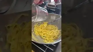 Fettuccine al burro ‘Alfredo’   🇮🇹 What do you think   You’ll only need parmesan & butter