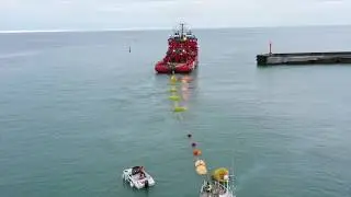 'Esvagt Connector' helps test Wavepiston's wave power prototype