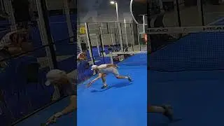 ¡Cuando la Red También Juega! 😅🎾 #padelhighlights  #sports  #padel