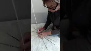 Impletitură cu bețișoare de hîrtie.