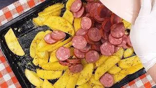 Simple, Quick and Delicious Baked Potatoes with Pepperoni!